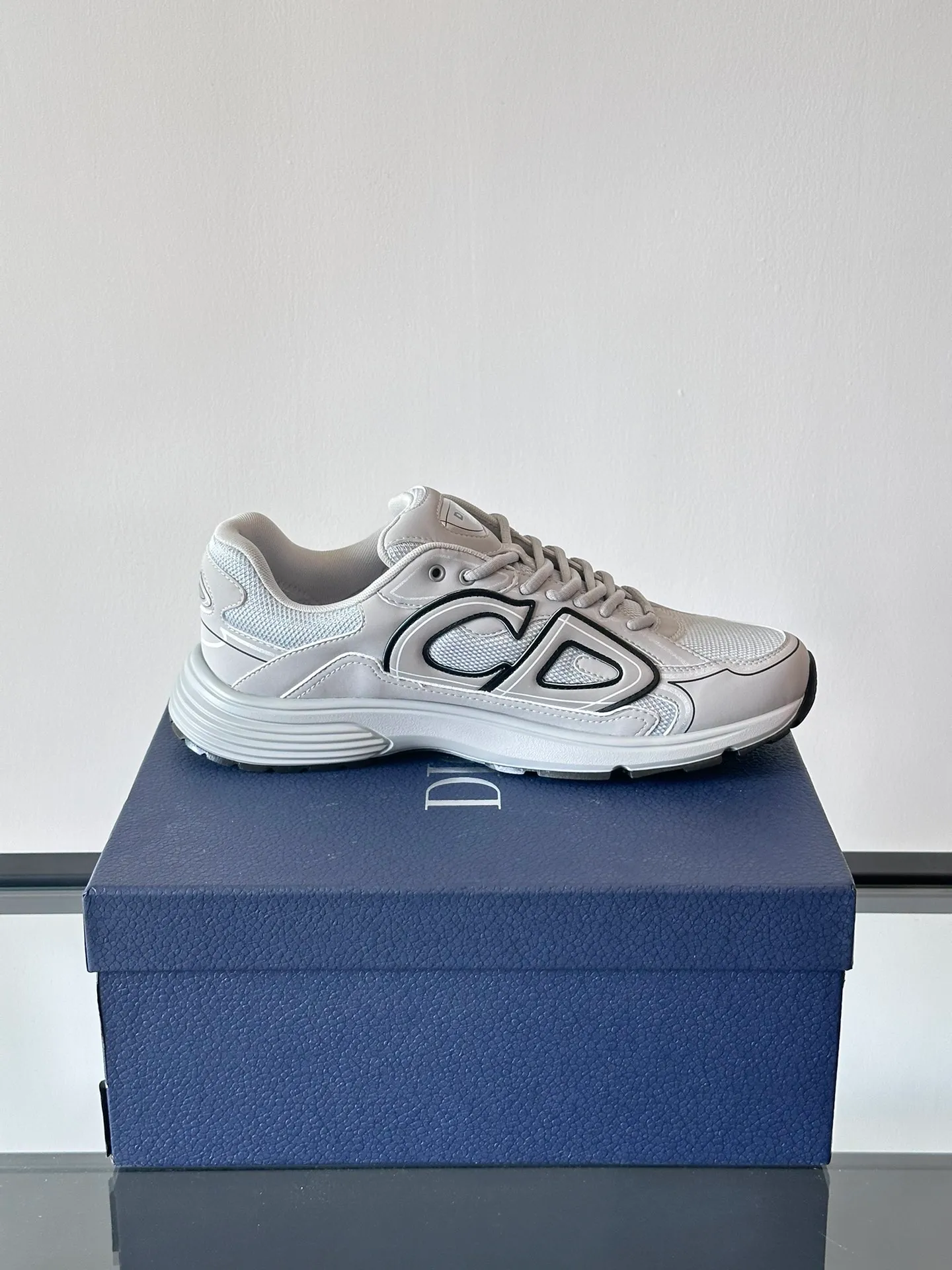 Men's Men's Shoes 💰p440 "Dio*" Dior B30 series sports shoes, multi-color mesh fabric and multi-color technical fabrics, this season's new B30 low-top sports shoes are one of the flagship styles of the series. Crafted from multicolor mesh and technical fabrics, it's finished with a reflective "CD30" graphic and silver-toned "DIOR B30" and "CD30" logos on the heel and tongue. An extra-light, sculpted rubber sole with signature accents adds style, while internal stretch details create ideal comfort. It can be matched with various casual styles to show a fashionable and modern sports style. Size: 38-44 (45-46 customized)